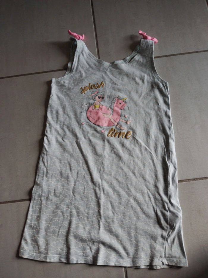 Tee-shirt de nuit très bon état taille 5 ans - photo numéro 2