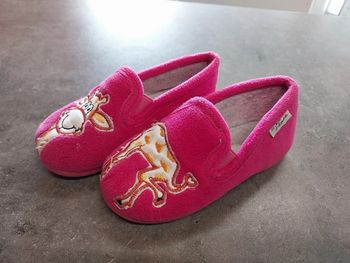 paire de chaussons fille pointure 26