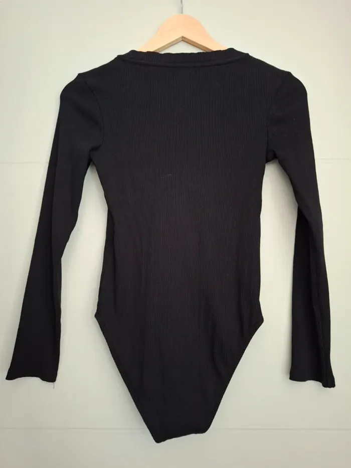 Joli body Kiabi noir, taille XS (34), neuf et jamais porté 🖤 - photo numéro 2