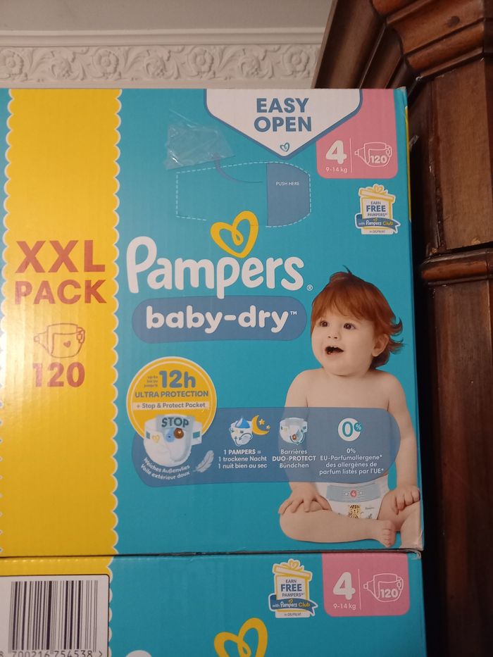 Couches pampers taille 4