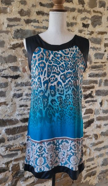 Robe d'été sans manches motifs léopard bleu turquoise et noir Stradivarius Taille 42