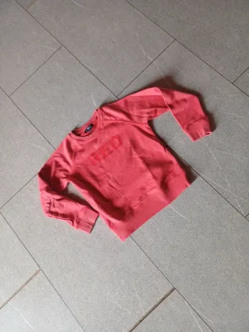 Sweat rouge 7/8 ans