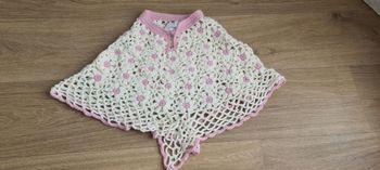 Superbe petit poncho taille 24 mois c&a