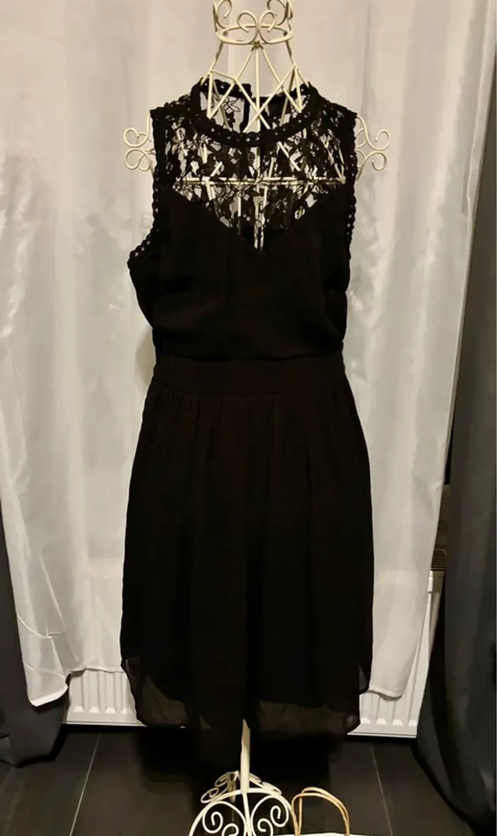 Robe noire Vero Moda – Neuve avec étiquette - photo numéro 2