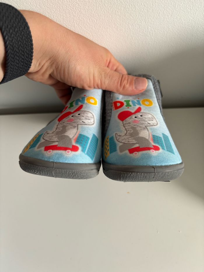Chaussons taille 26 - photo numéro 3