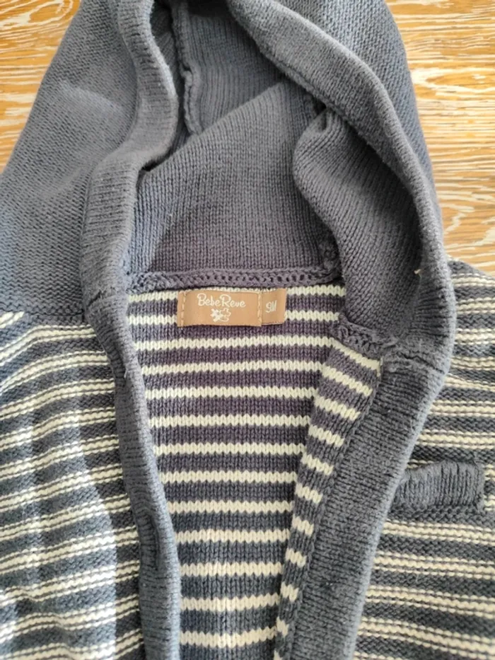 🍁 gilet boutonné avec capuche 9 mois 🍁 - photo numéro 2