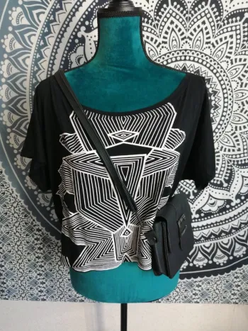 Tee-shirt de sport noir crop top à imprimé géométrique blanc / domyos / (M/L)