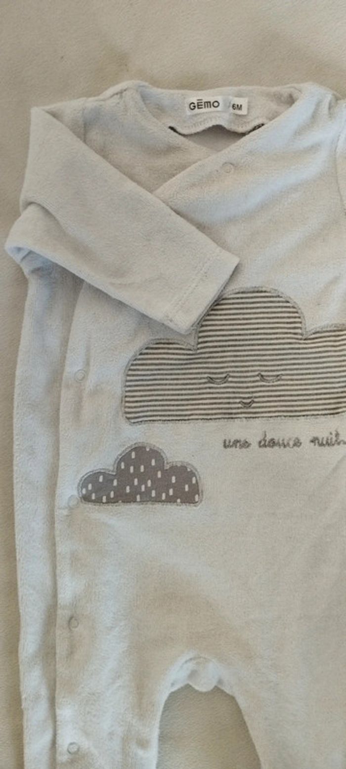 Pyjama nuage - 6 mois - photo numéro 2