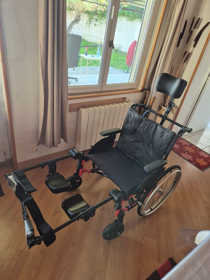 Fauteuil roulant personne en surpoids