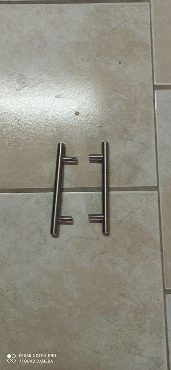 2 poignées de porte de meuble
