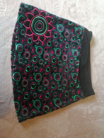 Très belle jupe velour a motif