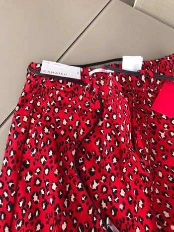 Pantalon cigarette avec motifs léopard