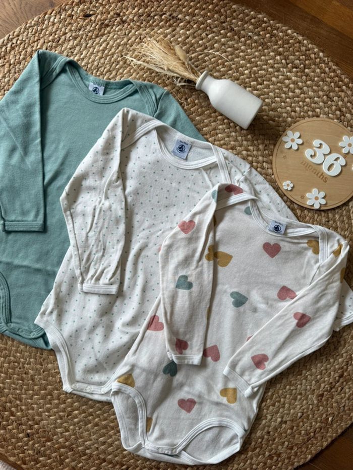 Lot 3 bodies cœur Petit bateau - taille 36 mois