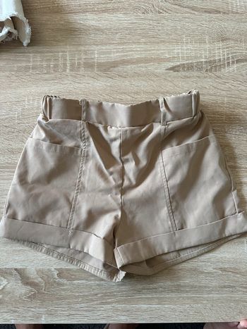Short beige