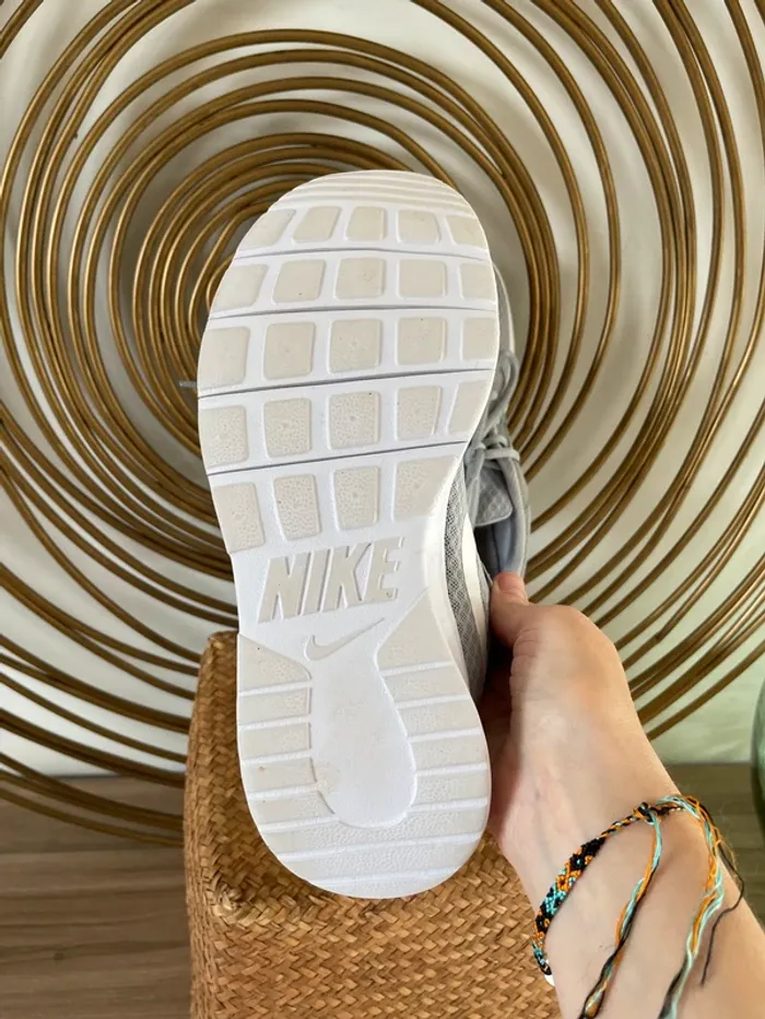 Baskets Nike grises T38 - photo numéro 3