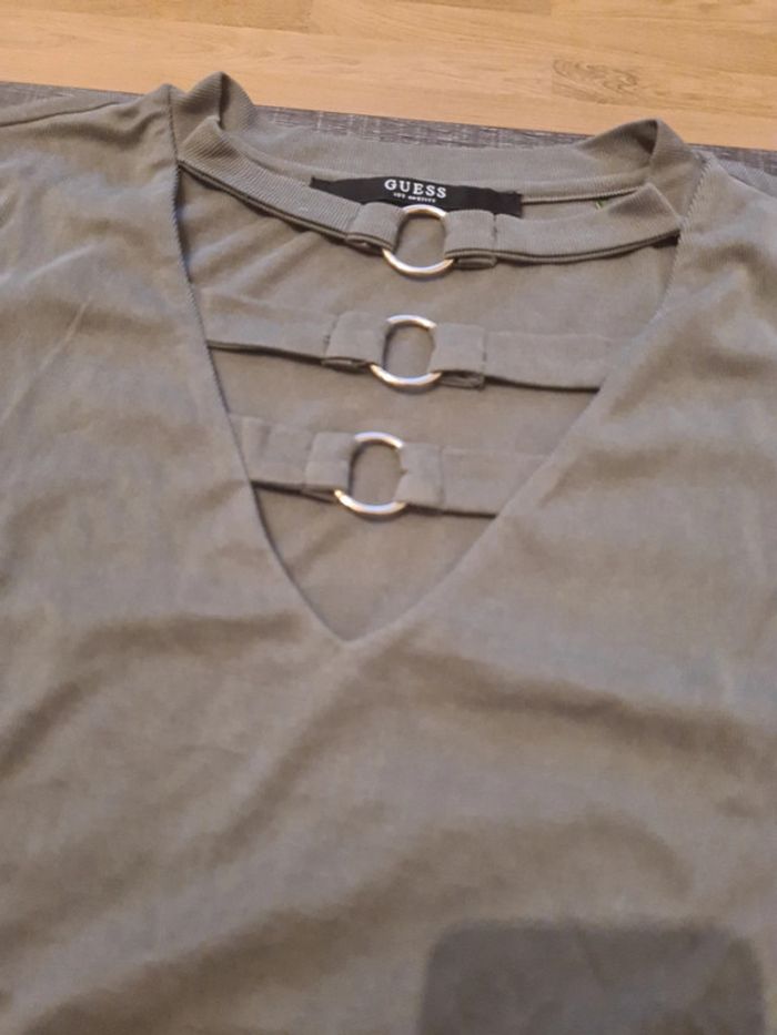 Tshirt guess - photo numéro 2