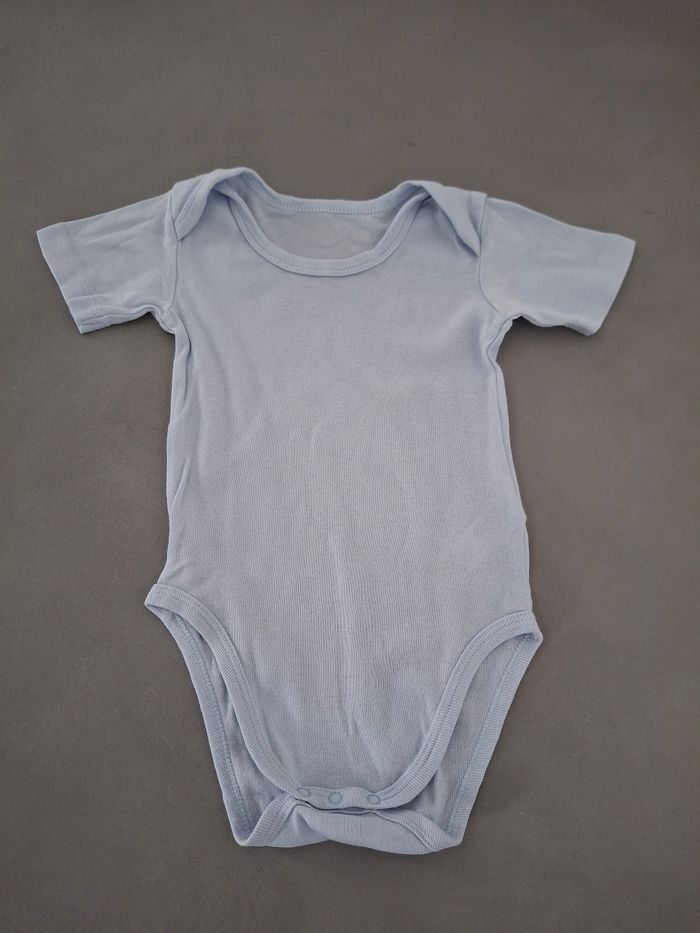 Lot de 5 bodies 18M - photo numéro 6