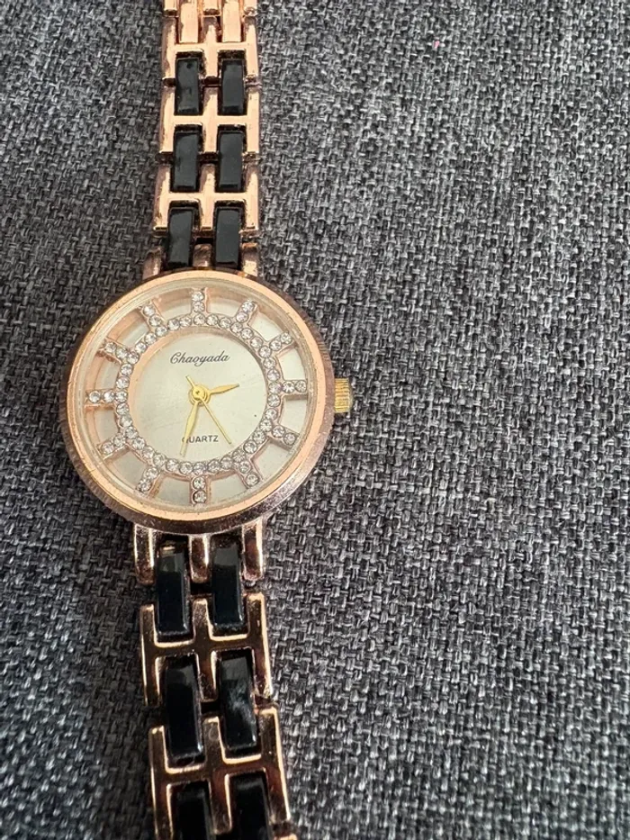 Montre dore - photo numéro 2