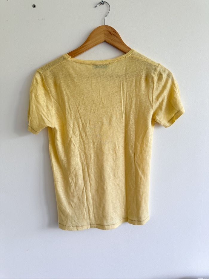 T-shirt manches courtes jaune col V léger NVY taille 36 S - photo numéro 2
