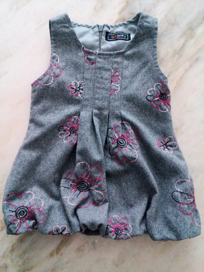 Robe boule grise motif fleur rose chicaprie