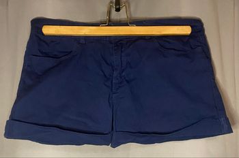 Short court »Tissaïa »bleu marine
