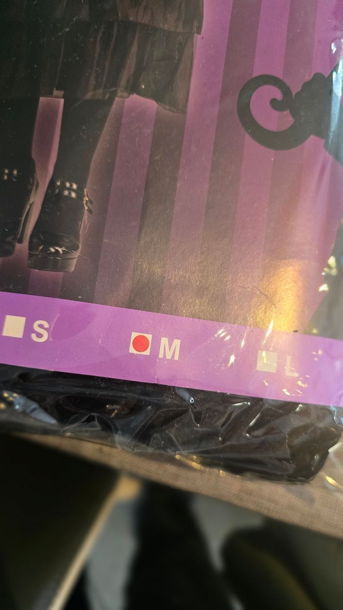 🥰🩷Déguisement mercredi ,famille Adams taille M 🥰🩷 - photo numéro 3