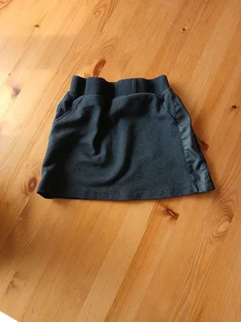 Jupe noire courte 4 ans