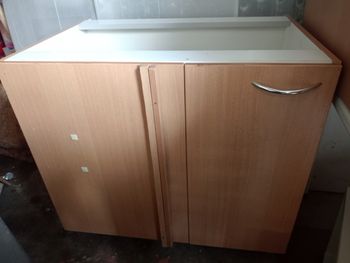 Grand meuble avec 5 pieds