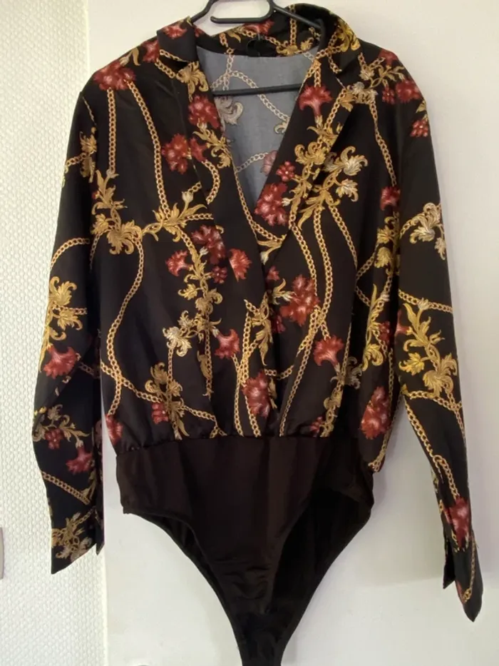 Body femme motif en satin