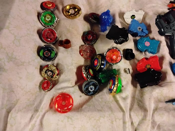 Lot de toupie s. Avec lanceurs - photo numéro 3