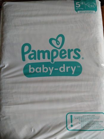 Lot de 4 paquets de couches bébé Pampers baby-dry dry taille 5+