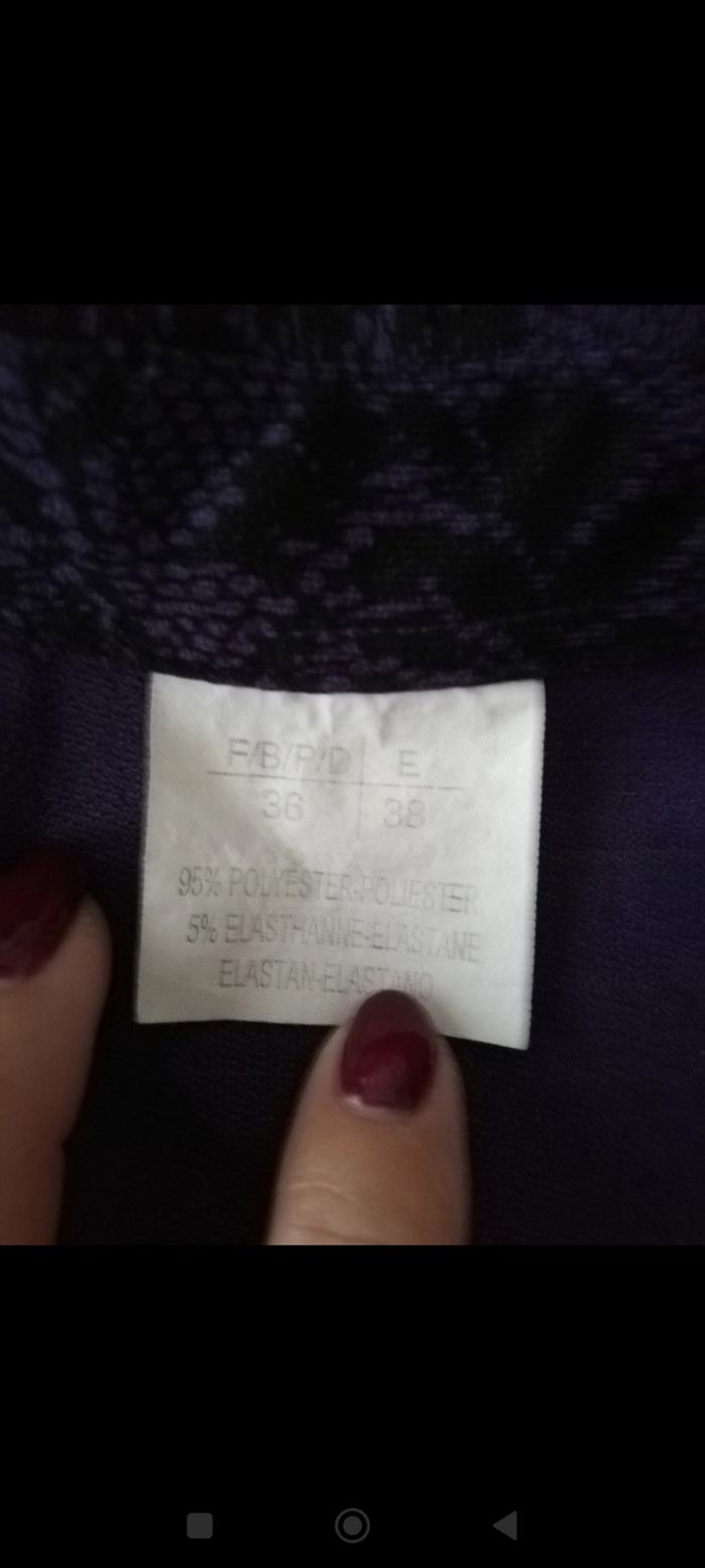 Chemise manches longues violette avec fleurs noires taille 36 2€ - photo numéro 2
