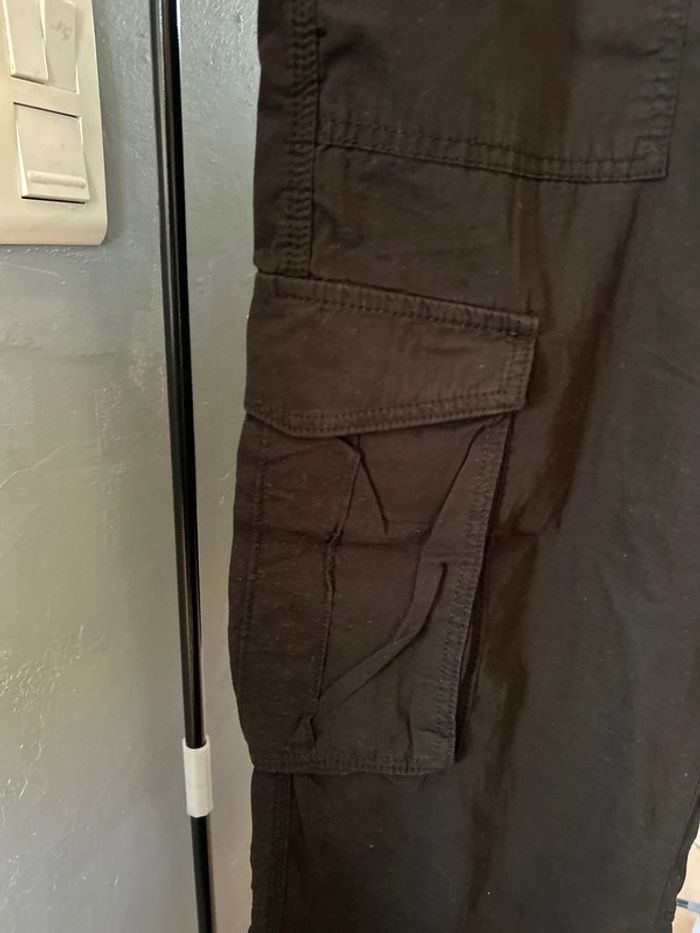 Pantalon cargo Berschka noir - photo numéro 3
