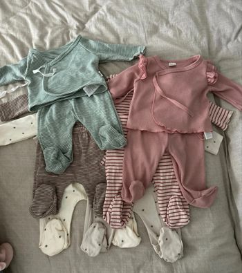 Lot de tenues bébé 