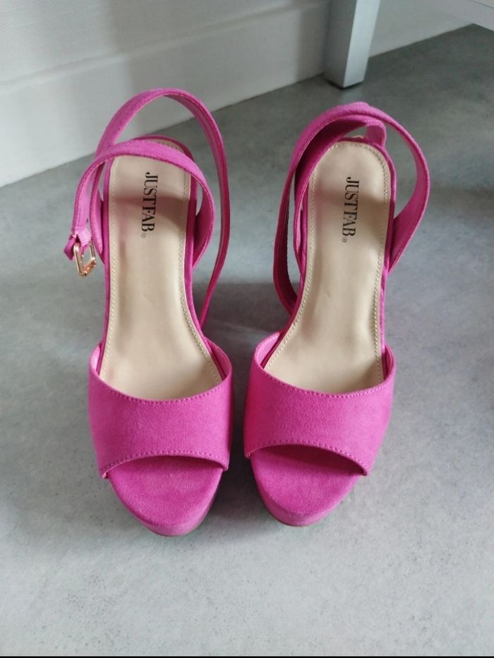 Sandale à talons