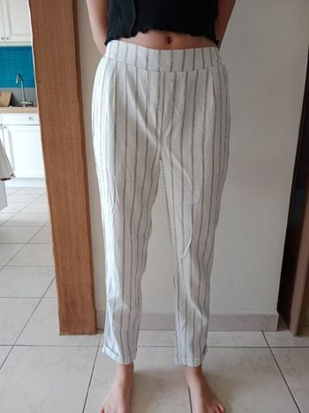 Pantalon à rayures noires