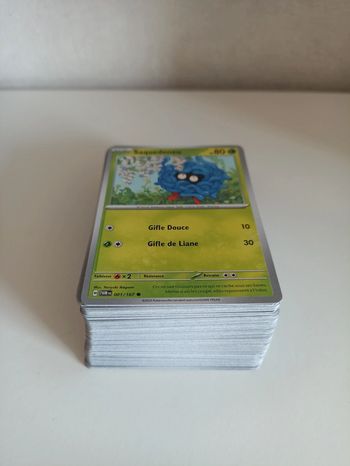 Lot 99 cartes Pokémon EV6