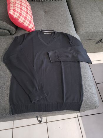 Pull noir col V