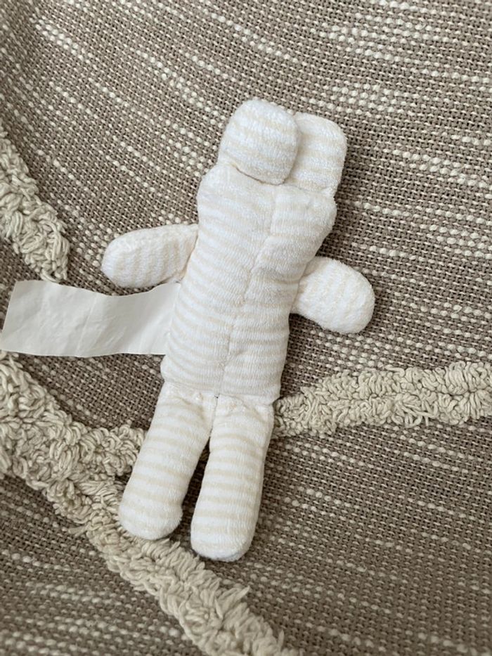 Peluche doudou 19cm le phare de la baleine lapin jaune et bleu très bon état - photo numéro 3