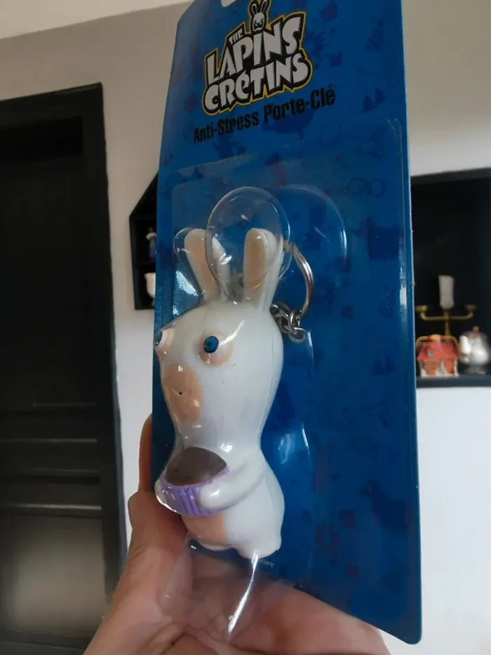 Porte clé lapin crètin anti stress. - photo numéro 4