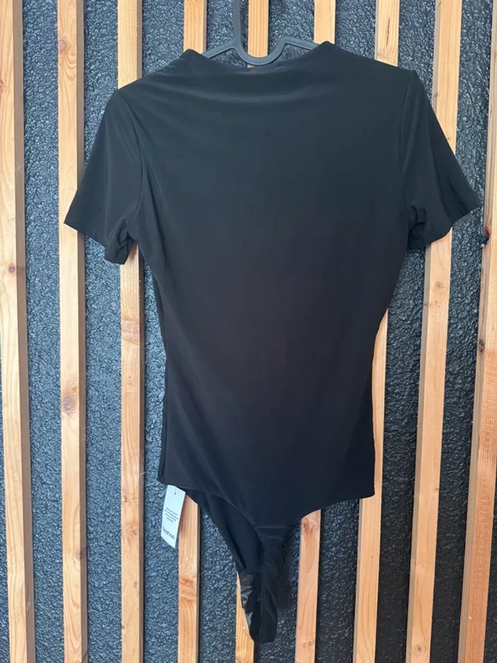 Body à manches courtes Boohoo noir – Double couche – Taille 38 – Neuf avec étiquette - photo numéro 4
