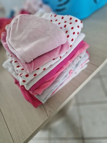 Lot de pyjama et deux bas