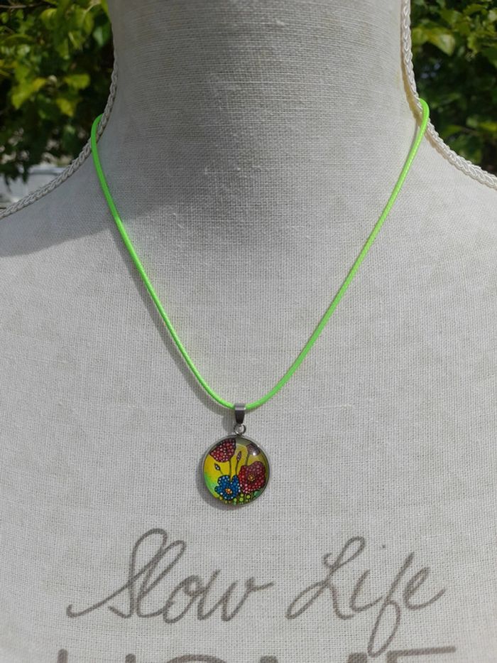 Collier fleurs vitrail