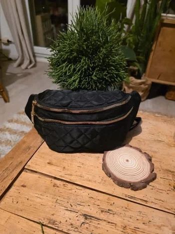 🖤 Banane noire effet matelassé – Chic, pratique & grande contenance
