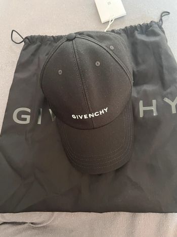 Casquette givenchy