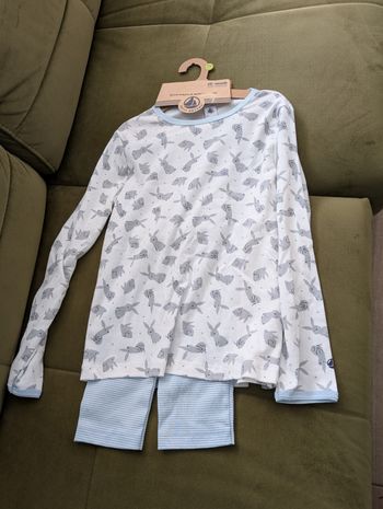 Pyjama enfant. Taille 10 ans. Neuf. Petit bateau