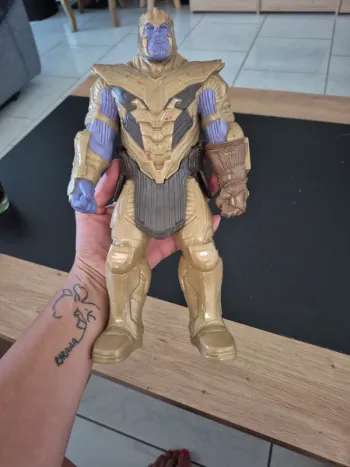 Figurine marvel thanos