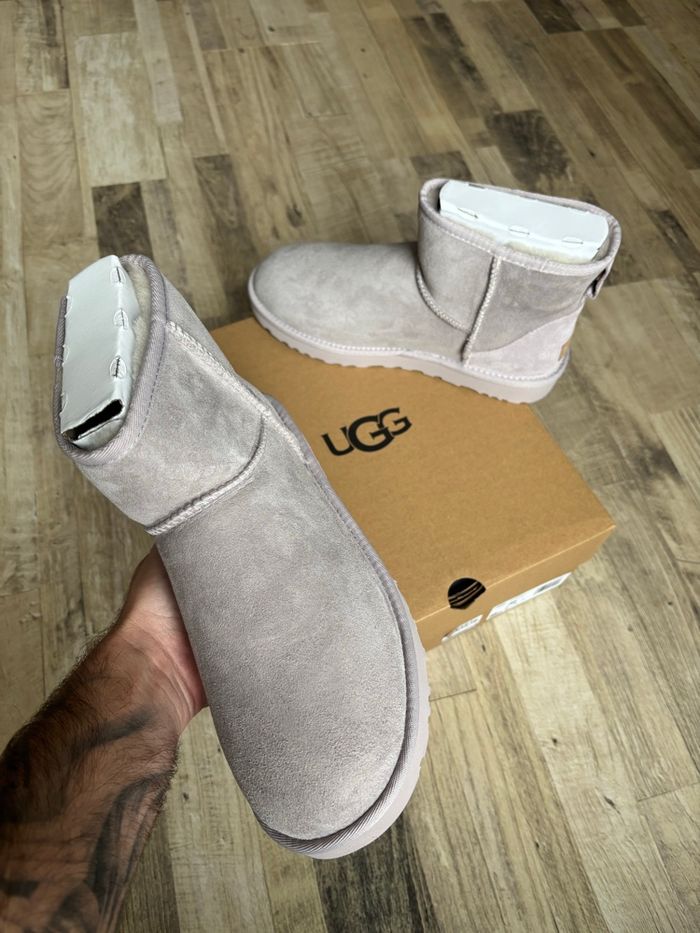 Ugg Classic Mini II Pale Smoke Taille 41 - photo numéro 2