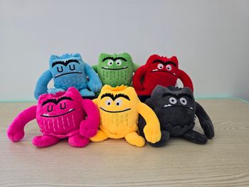Monstre émotion couleur peluche lot de 6