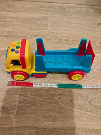 Camion jouet 